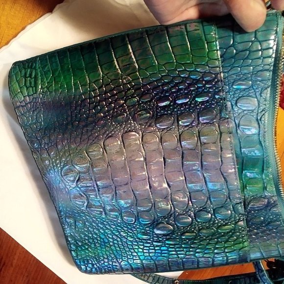 𝘽𝙧𝙖𝙣𝙙 𝙣𝙚𝙬 𝘽𝙧𝙖𝙝𝙢𝙞𝙣 𝙆𝙖𝙩𝙞𝙚 𝙞𝙣 𝘽𝙡𝙪𝙚 𝙩𝙤𝙥𝙖𝙯 - Picture 5 of 14